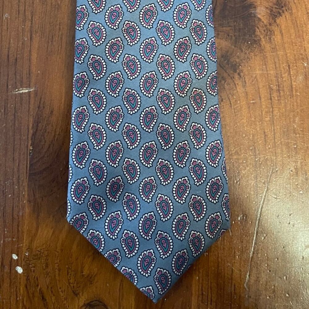 Hathaway Mens Neck Tie All Silk Made in the USA Paisley Gray Blue Pink Formal